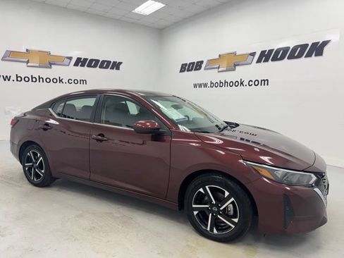 Used 2025 Nissan Sentra SV FWD image 3
