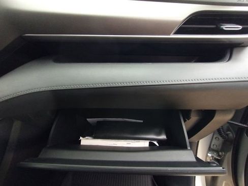 Used 2020 Toyota Highlander XLE image 58