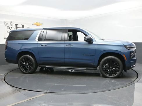 New 2025 Chevrolet Suburban Premier image 1