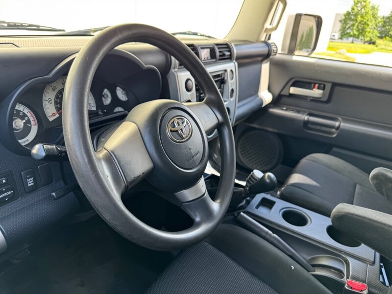 Used 2007 Toyota FJ Cruiser 4WD image 17