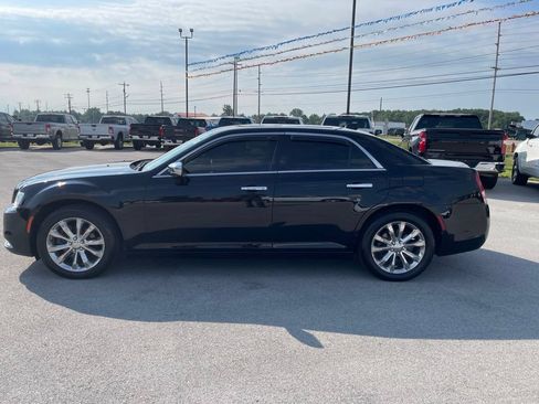 Used 2020 Chrysler 300 Limited AWD/4WD image 5