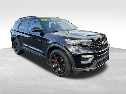 Used 2023 Ford Explorer ST w/ Technology Package image 3