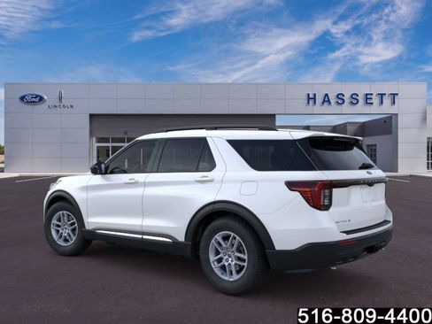 Used 2025 Ford Explorer Active AWD/4WD image 5