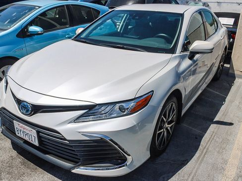 Used 2022 Toyota Camry XLE FWD image 5