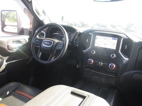 Used 2022 GMC Sierra 3500 AT4 w/ AT4 Preferred Package AWD/4WD image 25