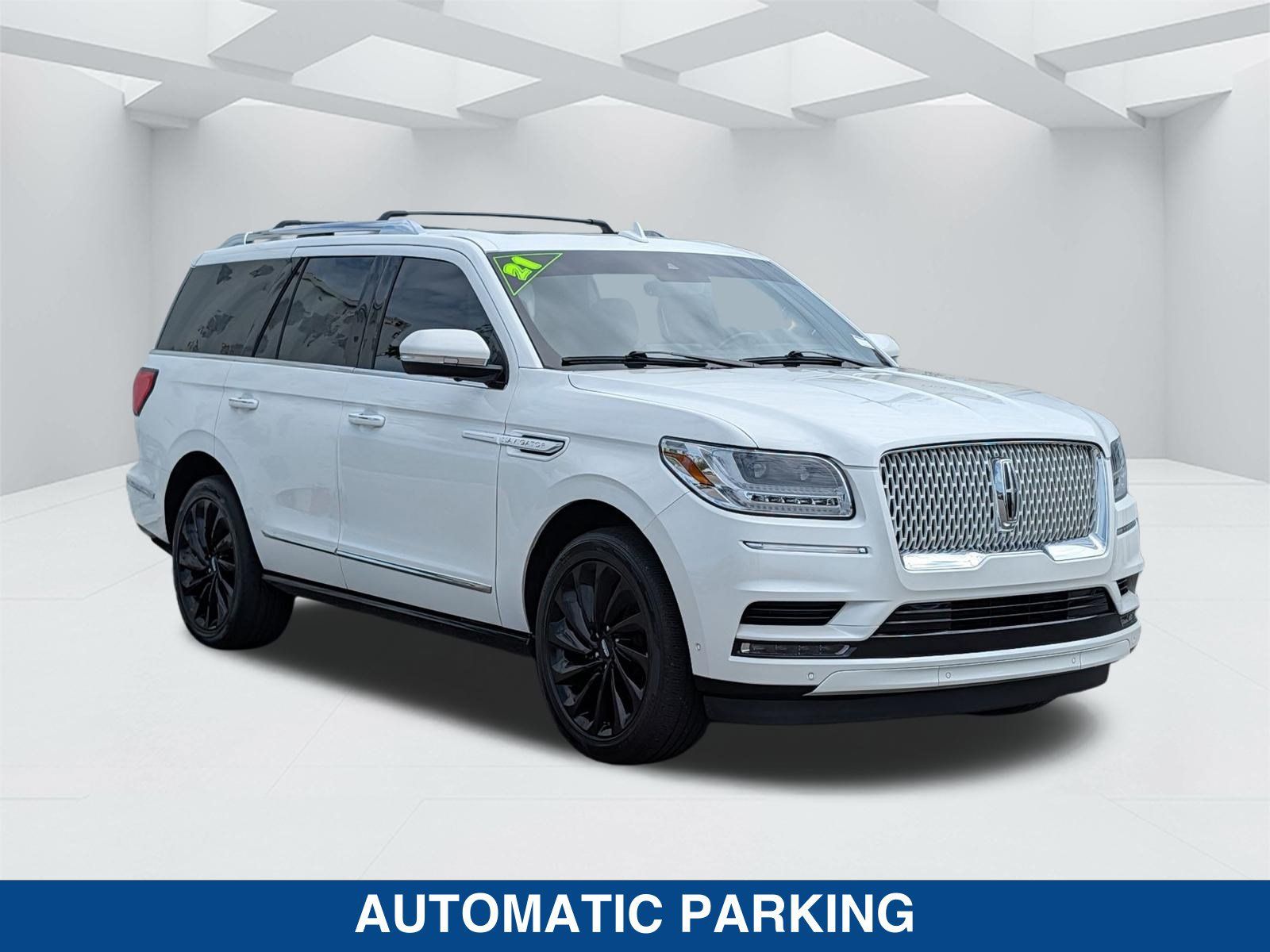 Used 2021 Lincoln Navigator Reserve AWD/4WD image 3