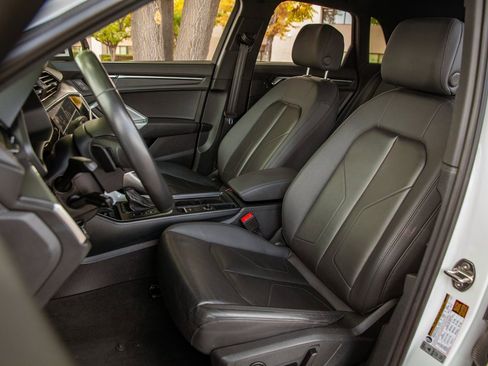 Used 2024 Audi Q3 2.0T Premium image 12