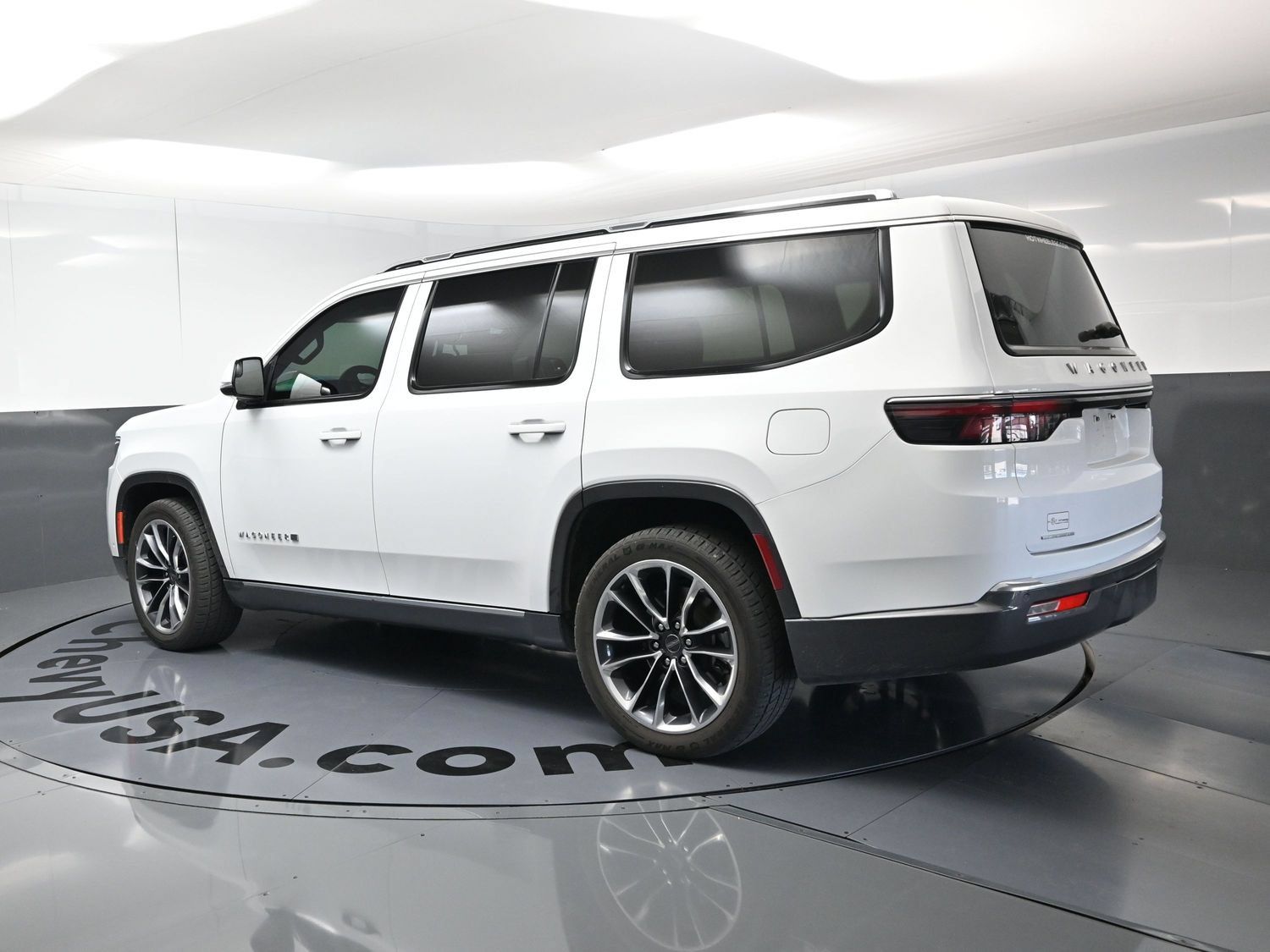 Used 2022 Jeep Wagoneer Series III w/ Premium Group I AWD/4WD image 7