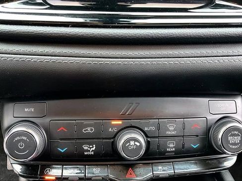 Used 2021 Dodge Durango SXT w/ Trailer Tow Group IV AWD/4WD image 15