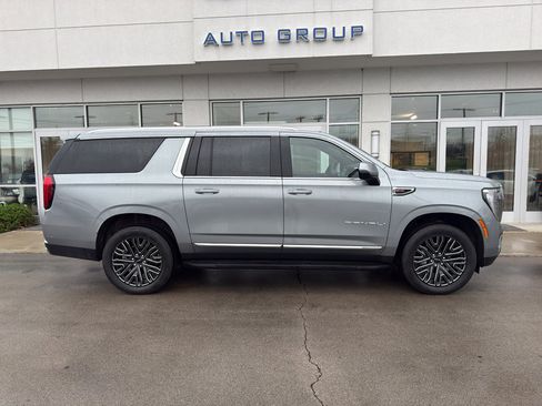 Used 2025 GMC Yukon XL Denali w/ LPO, Floor Liner Package image 2