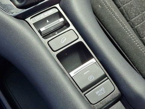 Used 2023 Honda HR-V LX image 26