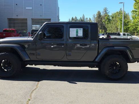 Used 2023 Jeep Gladiator Sport AWD/4WD image 5