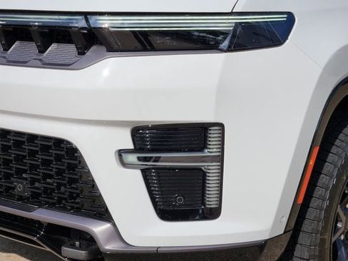 New 2026 Jeep Grand Wagoneer 4WD image 5
