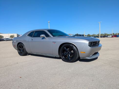 Used 2013 Dodge Challenger R/T Plus image 2