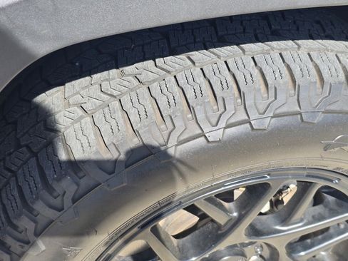 Used 2021 Toyota RAV4 XLE image 33