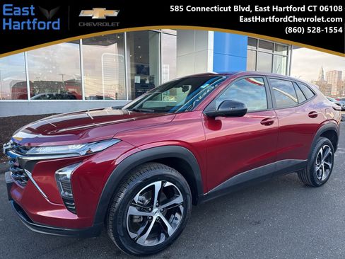 Used 2024 Chevrolet Trax RS w/ Driver Confidence Package image 1