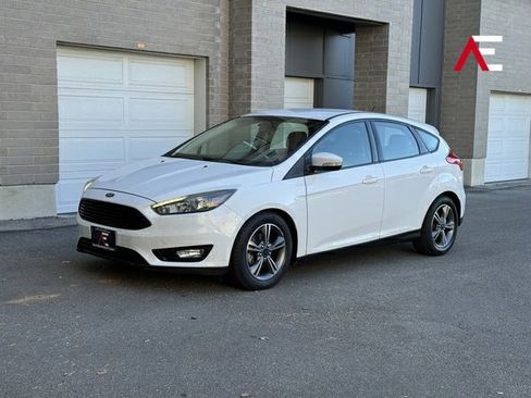 Used 2016 Ford Focus SE image 1