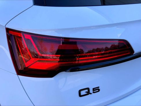 Used 2024 Audi Q5 e Premium Plus w/ Premium Plus Package AWD/4WD image 27