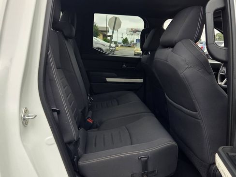 Used 2024 Toyota Tacoma TRD Off-Road AWD/4WD image 15