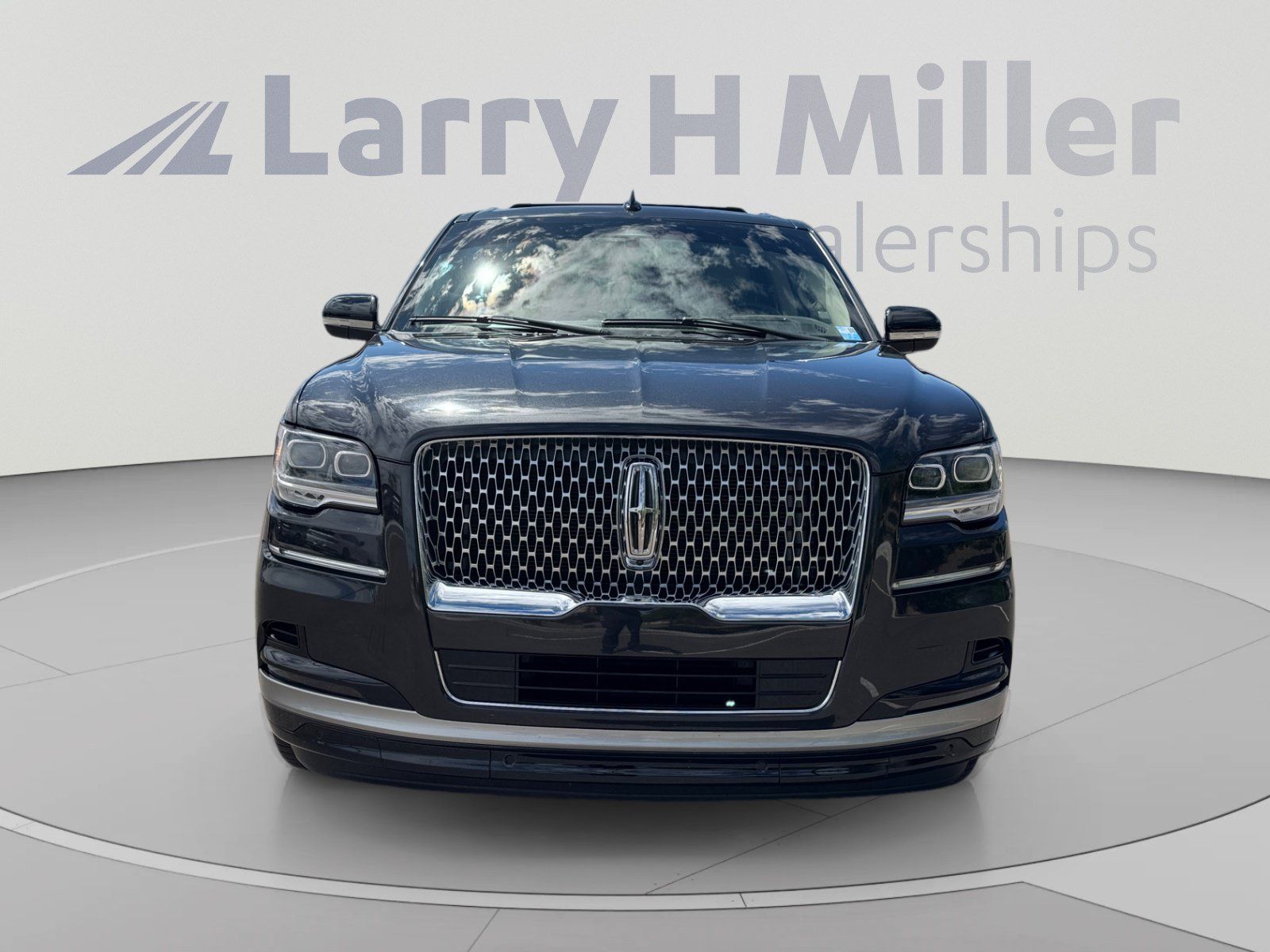 Used 2023 Lincoln Navigator Reserve RWD image 8