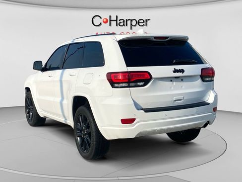 Used 2022 Jeep Grand Cherokee Laredo X AWD/4WD image 5