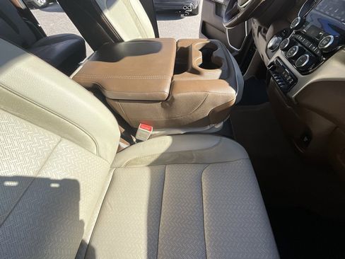 Used 2019 RAM 1500 Laramie image 35