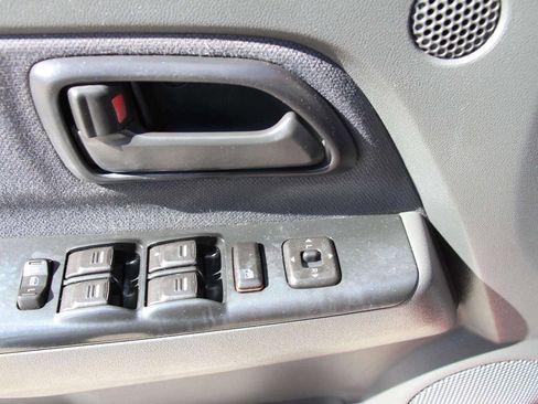 Used 2006 GMC Canyon SLE image 18