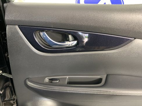 Used 2017 Nissan Rogue Sport SL w/ SL Premium Package FWD image 33