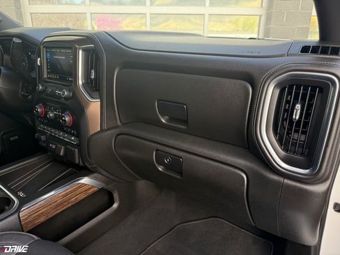 Used 2019 Chevrolet Silverado 1500 High Country w/ Technology Package AWD/4WD image 23