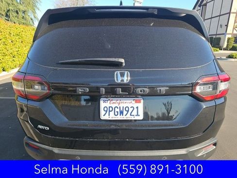 Certified 2025 Honda Pilot EX-L image 6
