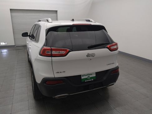 Used 2018 Jeep Cherokee Limited w/ Luxury Group AWD/4WD image 6