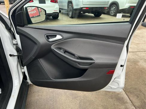 Used 2014 Ford Focus SE image 16