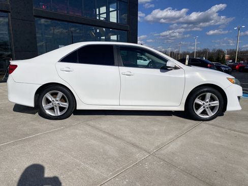 Used 2012 Toyota Camry SE image 8