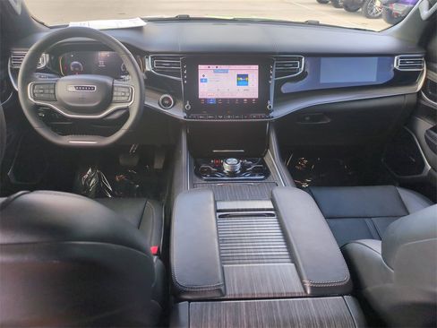 Used 2023 Jeep Wagoneer Series III w/ Preferred Equipment Group image 17