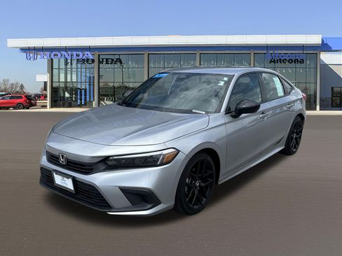 Used 2024 Honda Civic Sport image 1