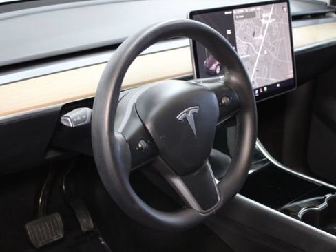 Used 2021 Tesla Model Y Long Range AWD/4WD image 13