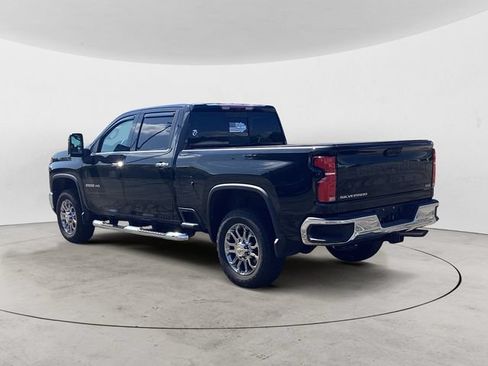 Used 2026 Chevrolet Silverado 2500 LTZ w/ LTZ Plus Package AWD/4WD image 3
