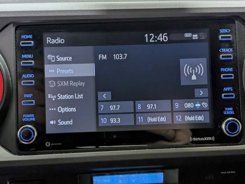 Used 2022 Toyota Tacoma TRD Off-Road image 29