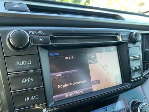 Used 2015 Toyota RAV4 Limited FWD image 21
