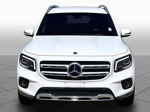 Used 2021 Mercedes-Benz GLB 250 4MATIC w/ Premium Package image 4