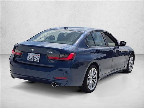 Used 2023 BMW 330i Sedan w/ Convenience Package RWD image 5