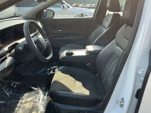 Used 2024 Nissan Ariya AWD image 10