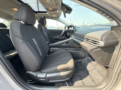 Certified 2025 Hyundai Elantra SEL FWD image 27