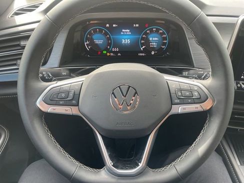 Certified 2025 Volkswagen Atlas Cross Sport SE image 13