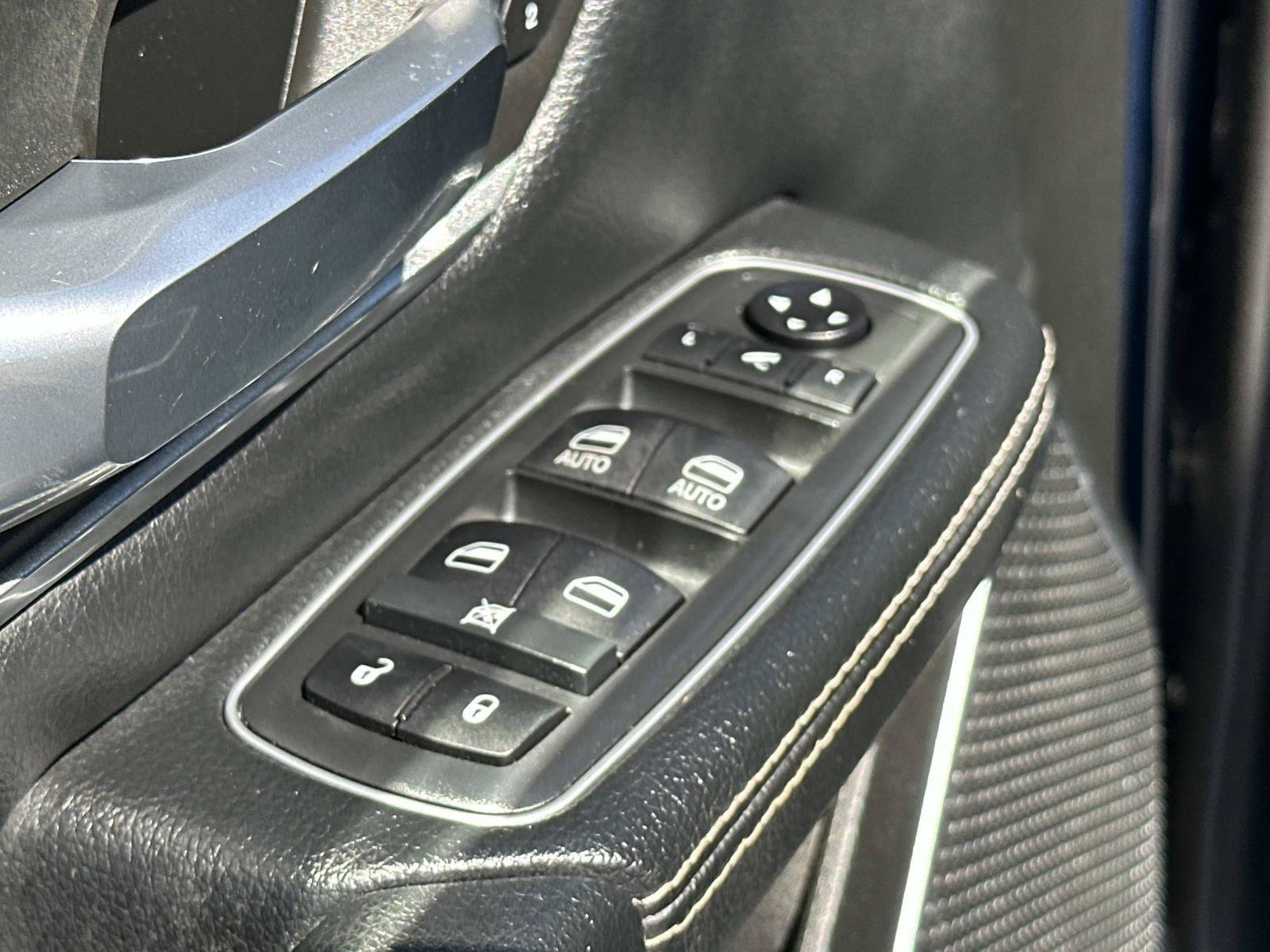 Used 2020 RAM 1500 Laramie AWD/4WD image 17