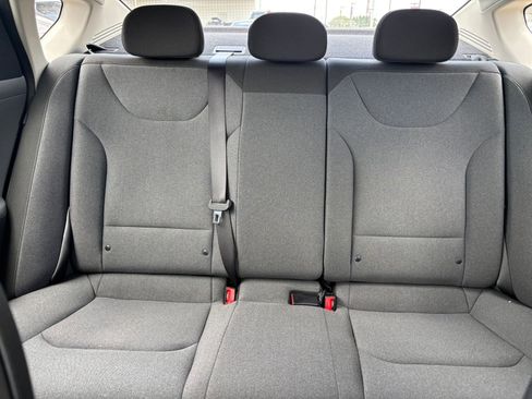 Used 2025 Kia K4 LXS image 37