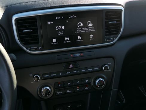 Used 2022 Kia Sportage LX image 18