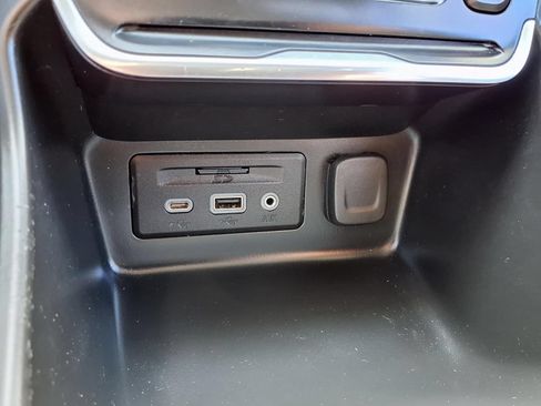 Used 2019 GMC Terrain SLE w/ Driver Convenience Package FWD image 11