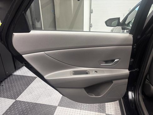 Used 2023 Hyundai Elantra SE FWD image 27