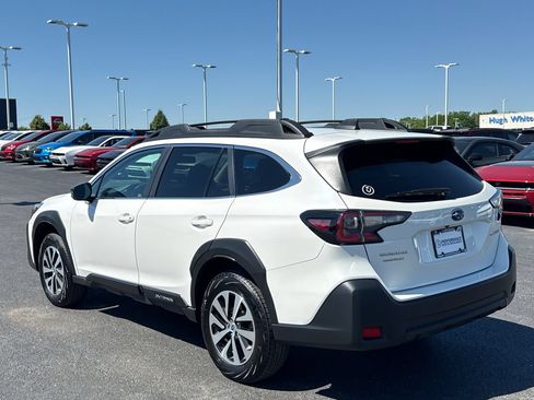 Used 2024 Subaru Outback Premium AWD/4WD image 5